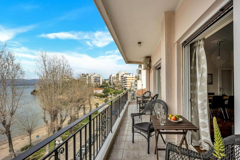 Bright Central Apartment With Splendid Sea View! Chalkida Exterior photo
