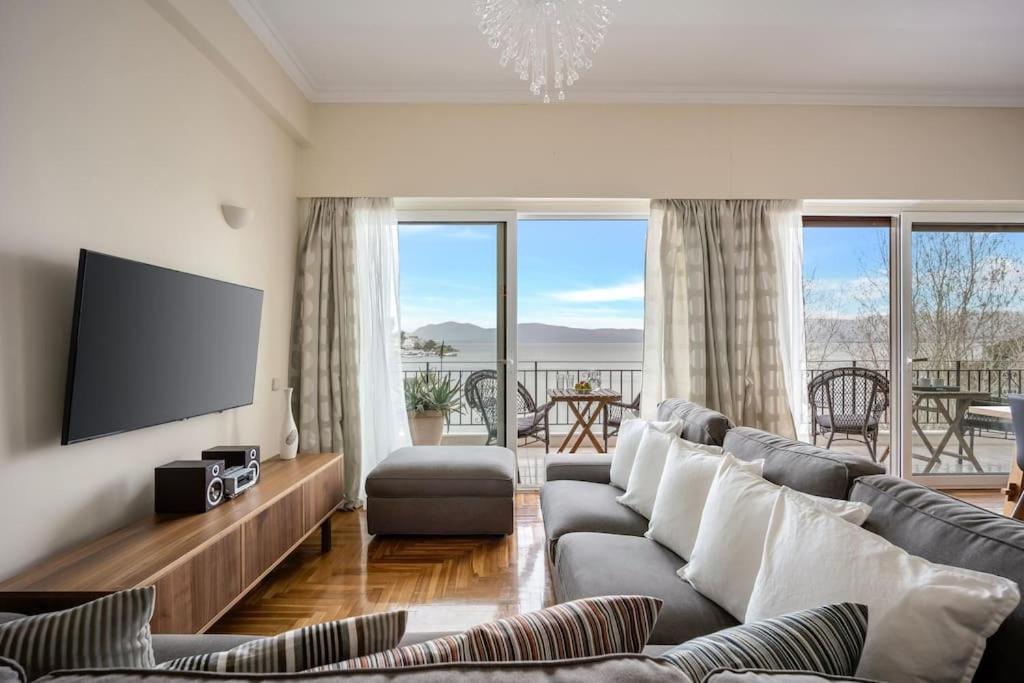 Bright Central Apartment With Splendid Sea View! Chalkida Exterior photo